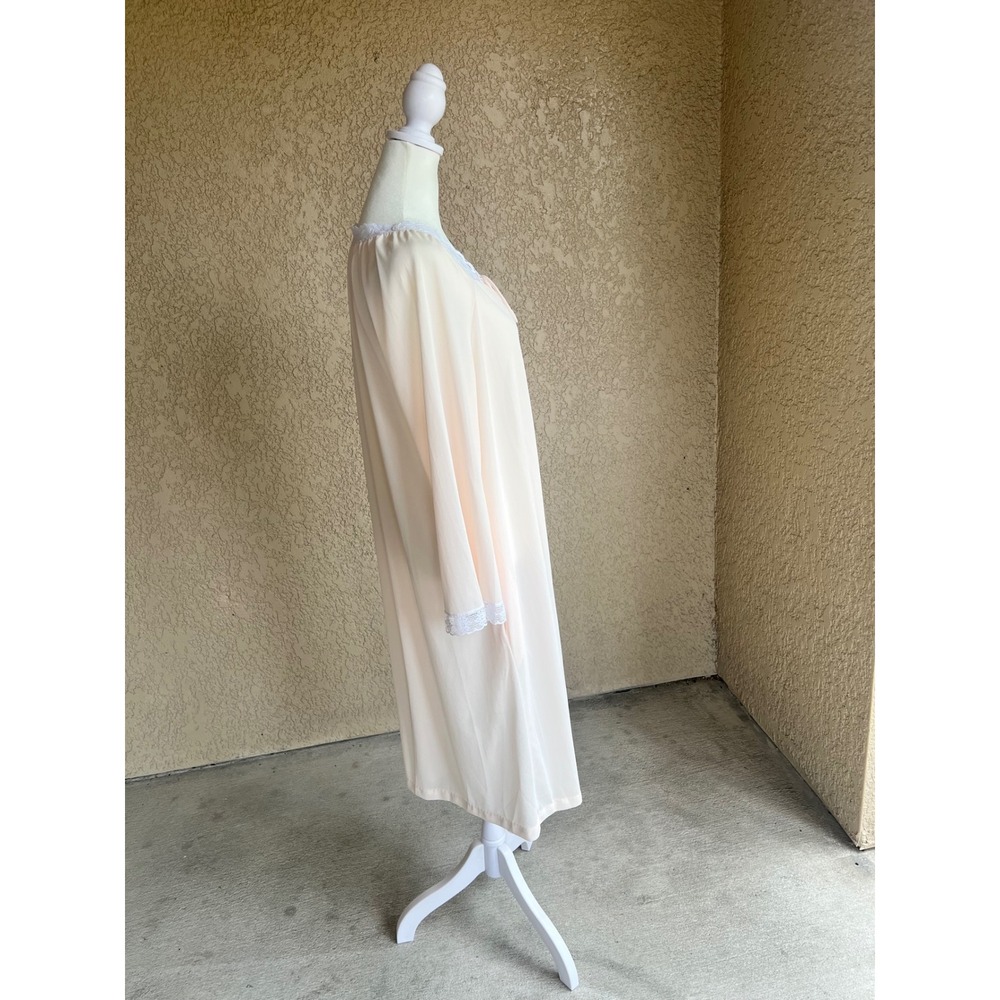 Vintage Miss Elaine 1970s Pink Lace Nightgown Button Front ILGWU Made in USA - Picture 3 of 10